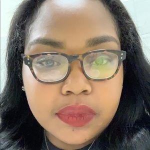 Meet your Posher, Briana